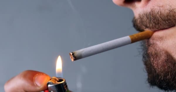 אתם לא מצליחים להפסיק לעשן? כך תמזערו את הנזק