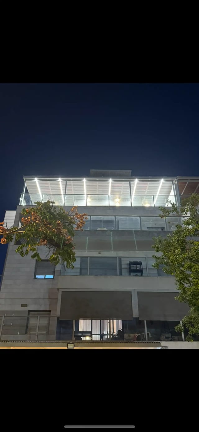 סגירת מרפסת מאלומיניום